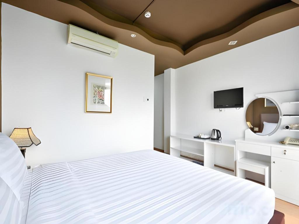 The Noble Swan Wood Park Hotel Cidade de Ho Chi Minh Exterior foto