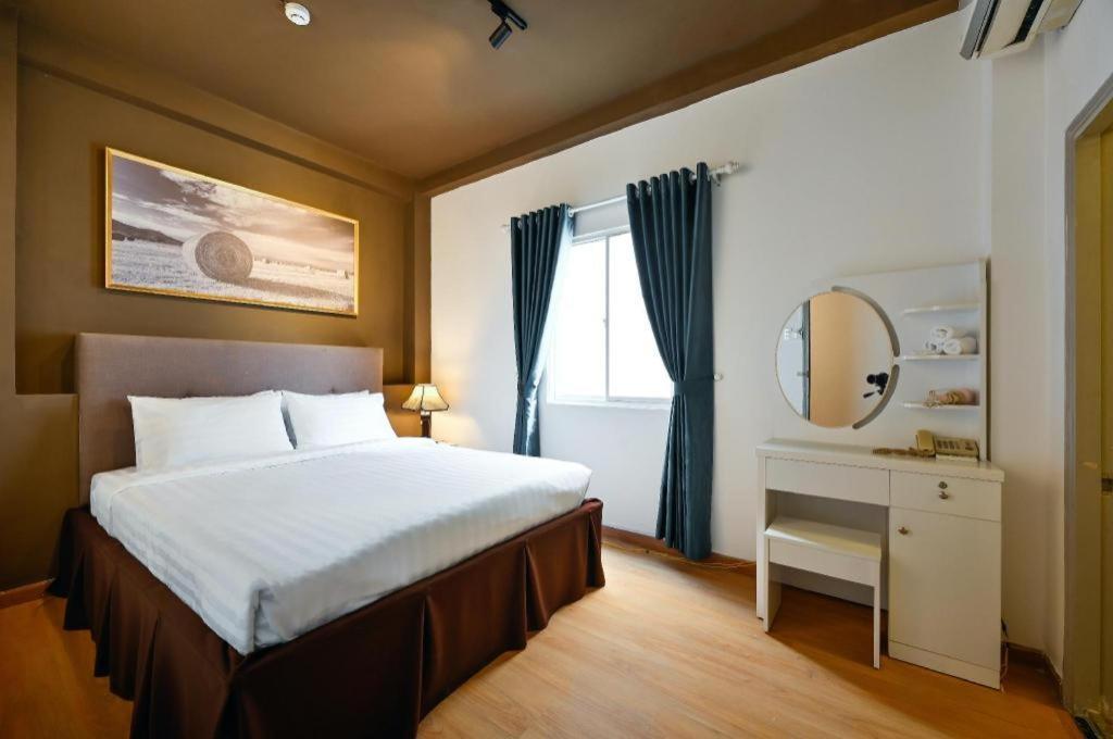 The Noble Swan Wood Park Hotel Cidade de Ho Chi Minh Exterior foto