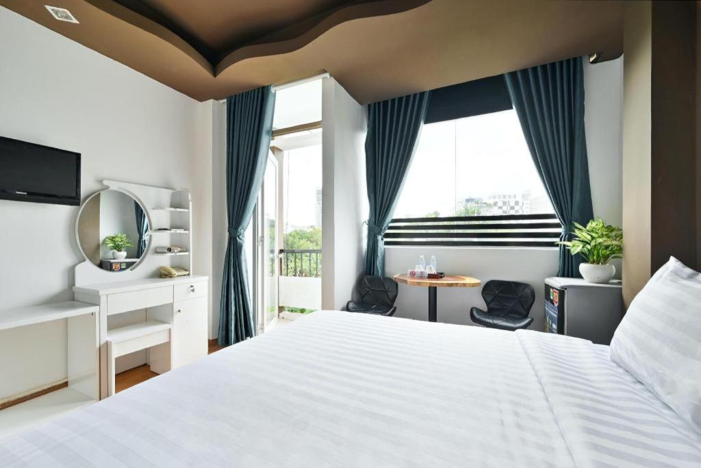The Noble Swan Wood Park Hotel Cidade de Ho Chi Minh Exterior foto